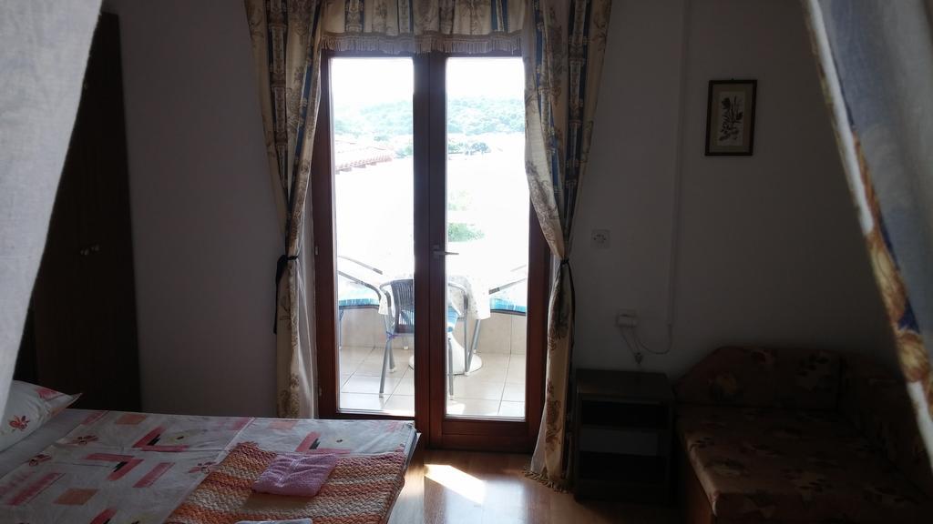 Apartments Marija Bajto Nečujam Kamer foto